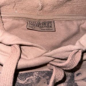 Taylor Swift Ears tour official Merch - size 2XL -like new condition